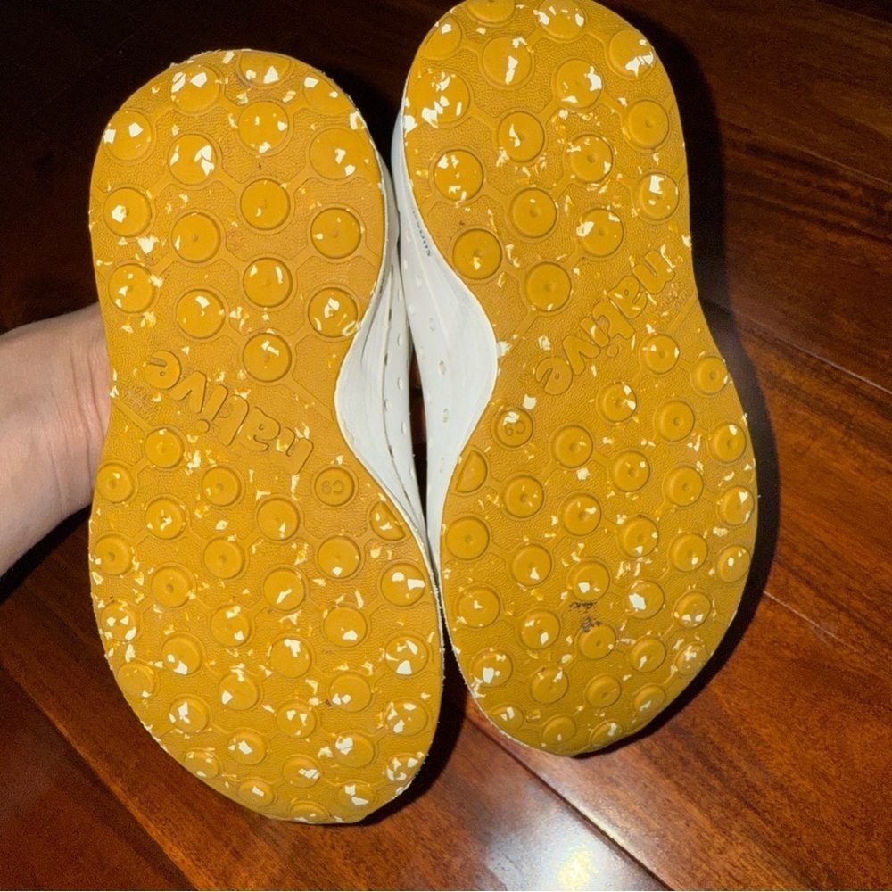 Native Kids Water Shoes - White and Tan - Picture 9 of 14